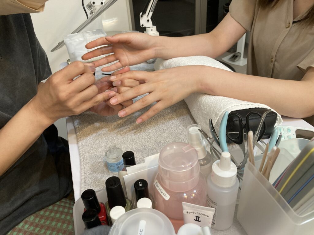 ネイルスクールリーフはレッスン道具レンタルで手ぶらで通える